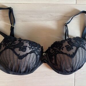 Sexy Lace Padded Push Up Chantelle Bra 38B Brand New